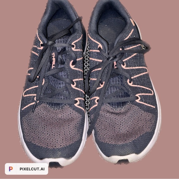 Under Armour Tennis Shoes 👟 - Picture 1 of 3